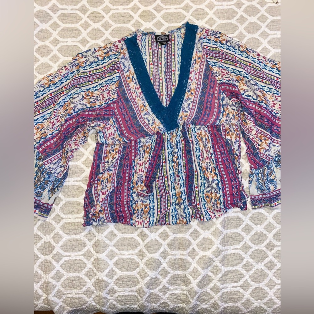 Women’s bell sleeve tunic